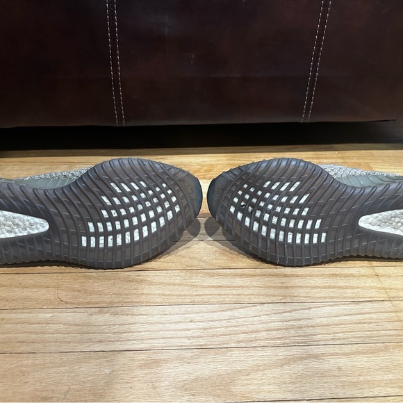 Adidas Yeezy Boost 350
Sand Taupe color
Men’s Size 8 - Picture 4 of 6